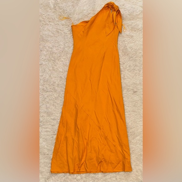 NEW CULT GAIA Kamila One Shoulder Linen Maxi Dress butter yellow Womens Sz M - Picture 5 of 6